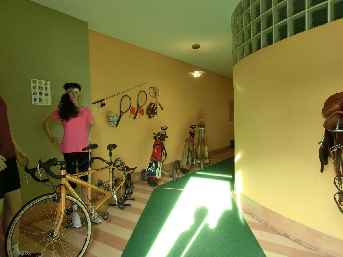 Domane Neu Gaarz Hostel المظهر الخارجي الصورة